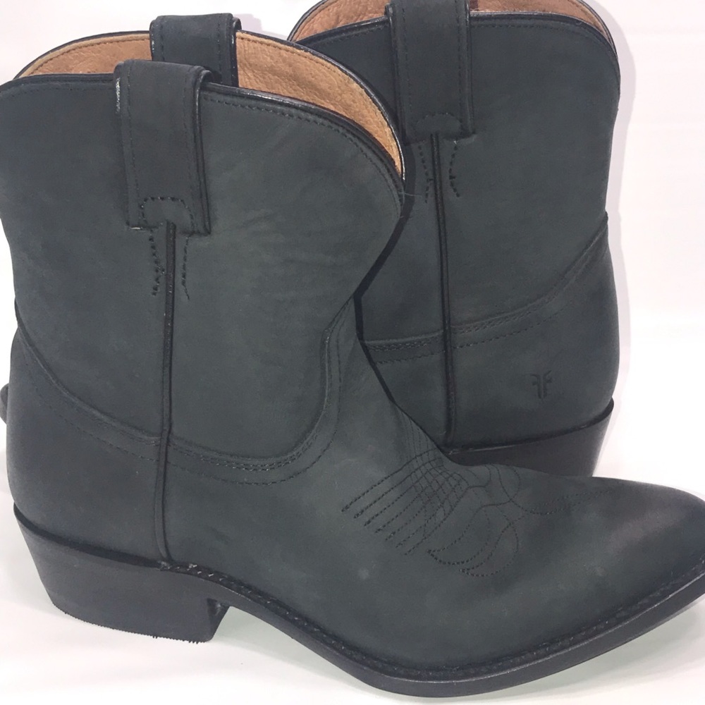 Women’s Frye “Billy” short leather Cowboy Boots.